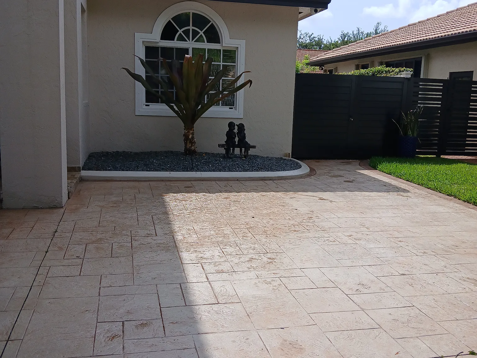 NW 78th Ave, Miami Lakes — Photo 2