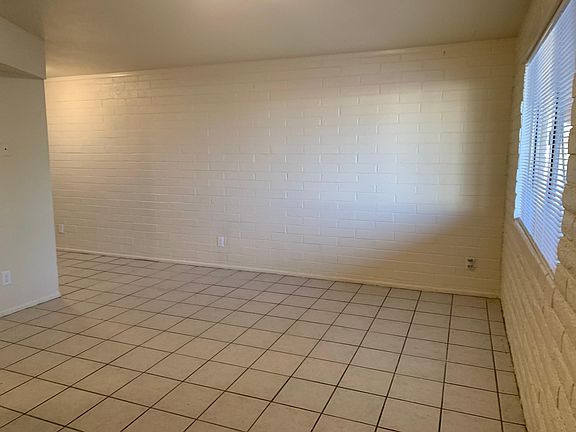 4th image of 415 W 10th St #9