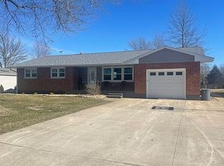 812 Starlite Dr, West Pt, IA 52656