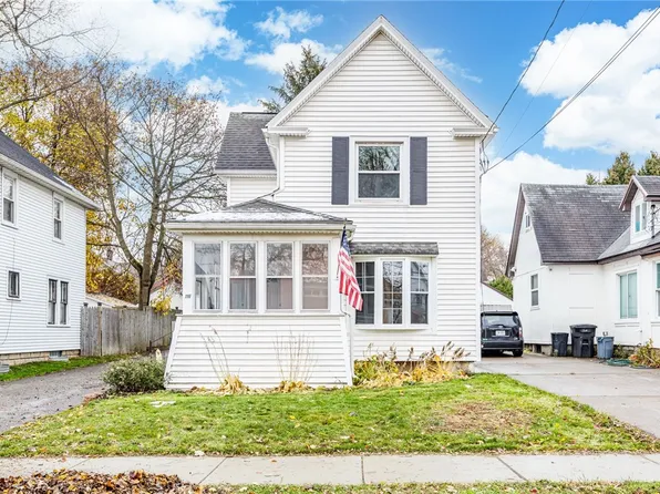 116 W Filbert St, East Rochester, NY 14445
