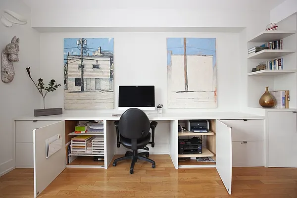 Sold by R New York | media 19