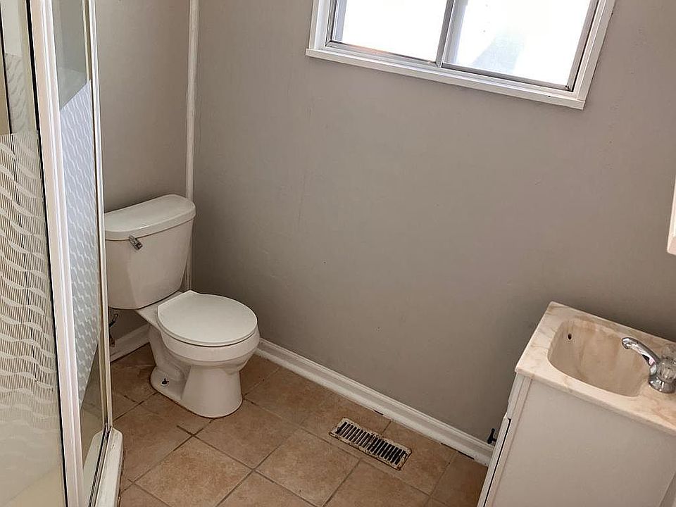 1st image of 1037 Auman Dr W