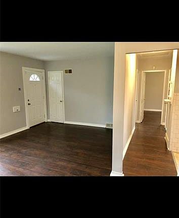 2nd image of 1943 Park Ln