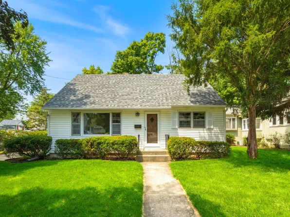 116 N Oakwood Ave, West Chicago, IL 60185