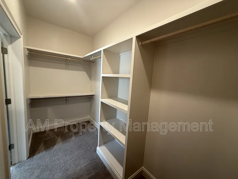 102 Ancona Ln — Photo 9