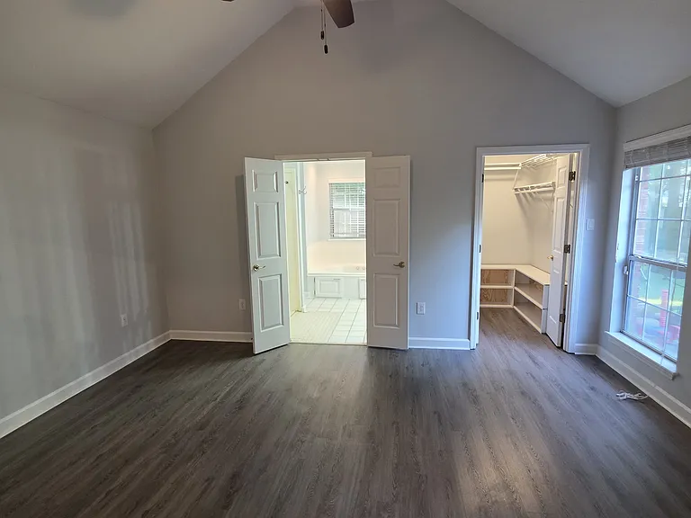 401 Hemlock Dr — Photo 16