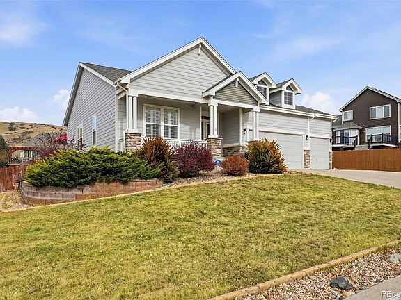 3rd image of 398 Eaglestone Drive