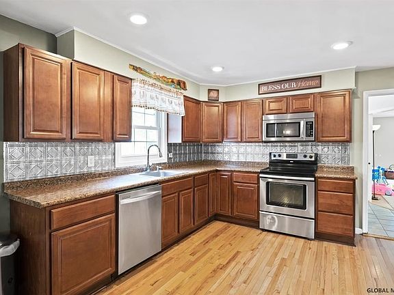 4th image of 6 Secada Dr