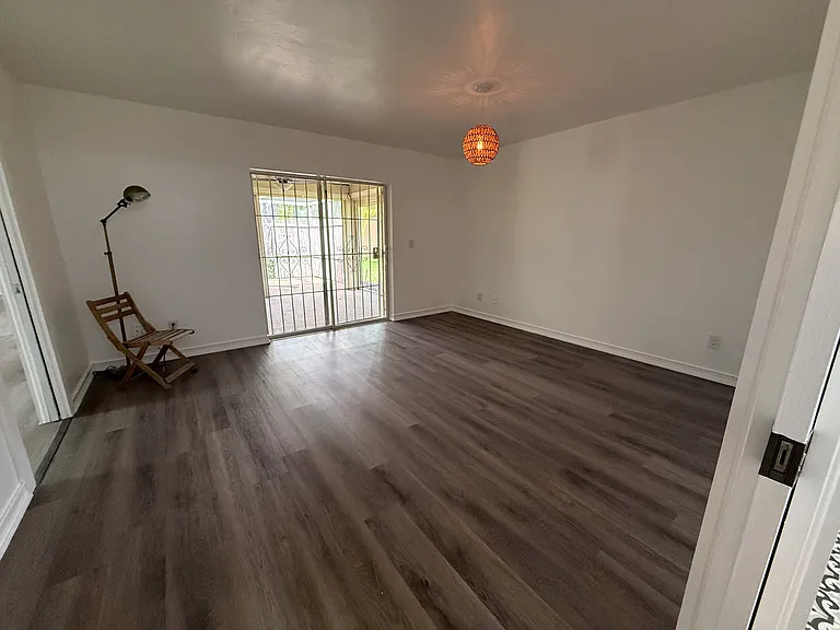 5840 Crabwood Ct — Photo 12