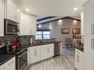 111 Eastridge Dr, Eustis, FL 32726