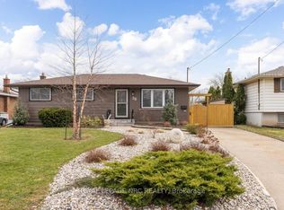 38 Lanark Cres, Saint Catharines, ON L2M 6C9