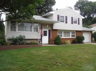 15 Auburn Dr, Delran, NJ 08075
