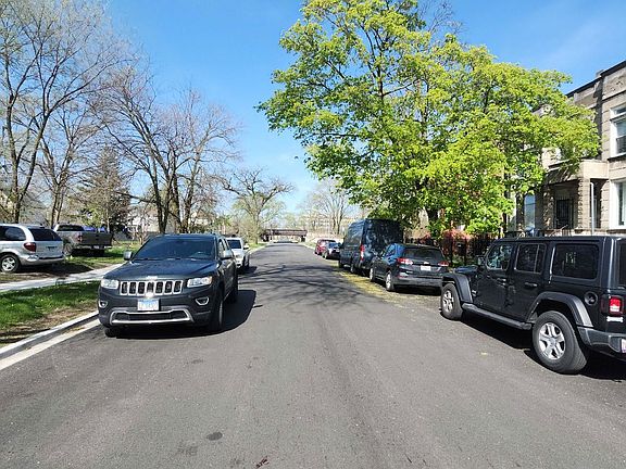 5th image of 516 W 66th St