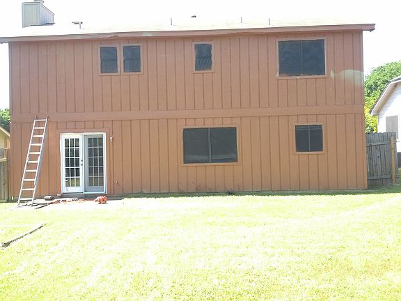 3rd image of 1404 Atterbury Ln