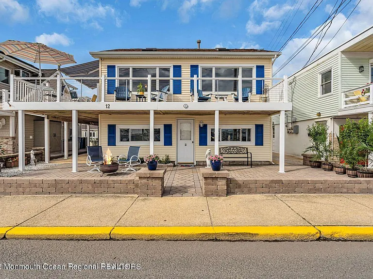 12 Inlet Dr — Photo 2