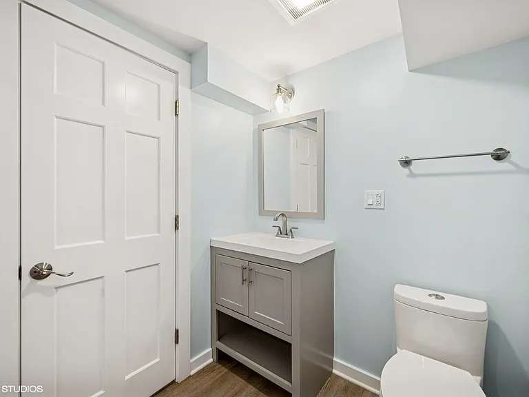 2547 W Homer St #1G — Photo 5