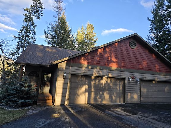 Front porch entryway.