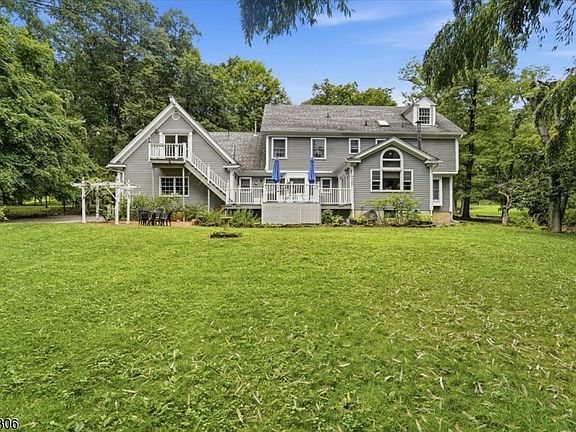 4th image of 66 Mount Horeb Rd