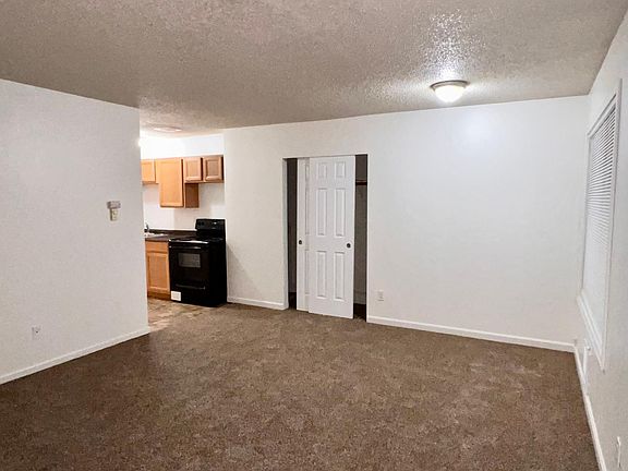 3rd image of 300-E2 E Whidbey Ave