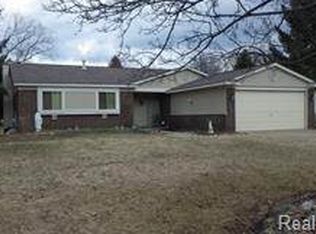 5378 Pheasant Run Rd, Clarkston, MI 48346