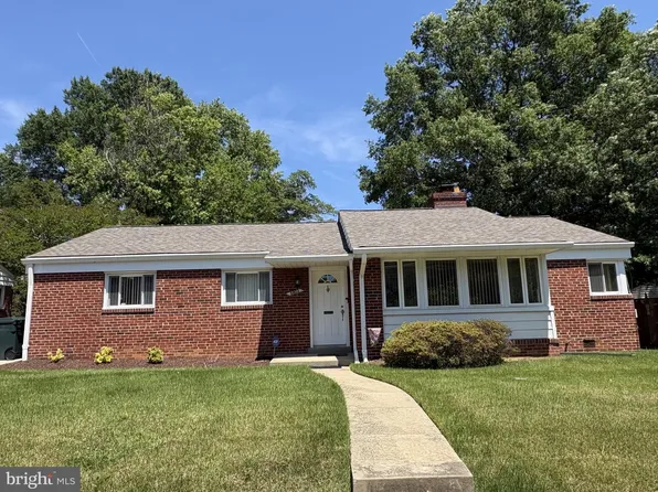 6803 Adelphi Rd, Hyattsville, MD 20782