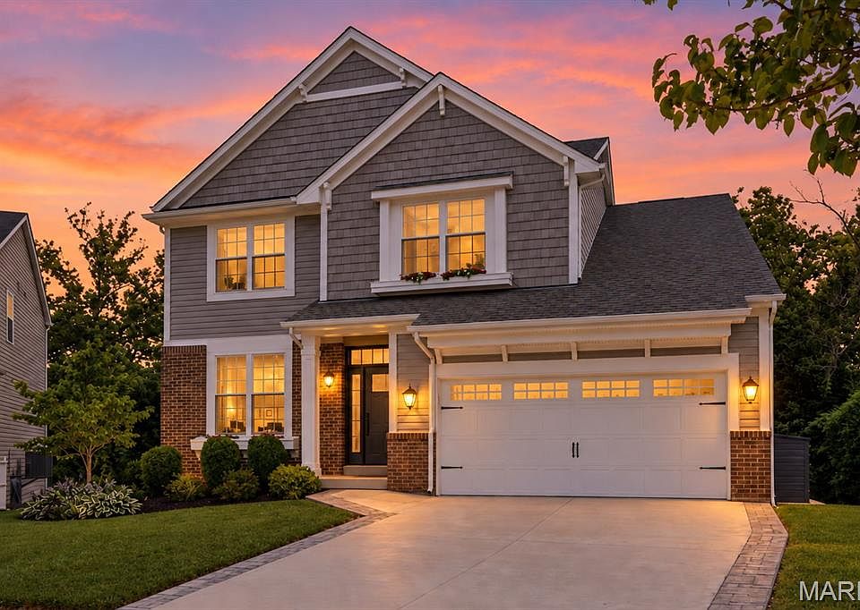 1st image of 327 Madeira Ct