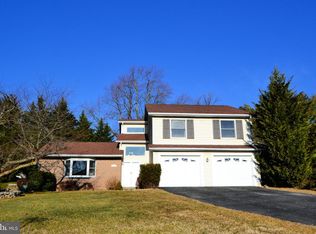 12 Blake Ct, Reisterstown, MD 21136