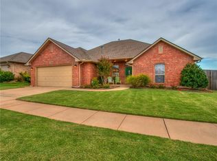 17020 Canyonwood Ln, Edmond, OK 73012