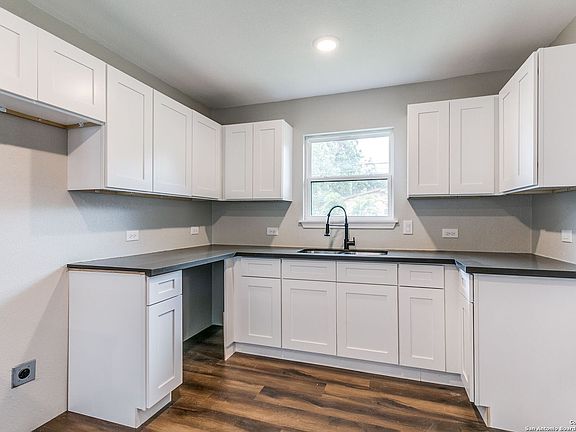 5th image of 310 SARATOGA DR
