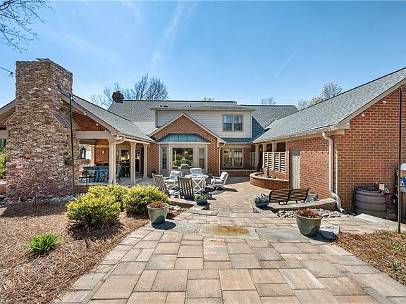 2nd image of 3306 Wedgewood Pl