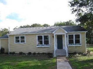 632 6th St, Sealy, TX 77474