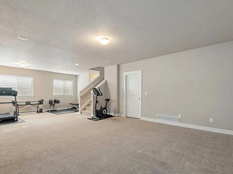 1162 Village Cir — Photo 20