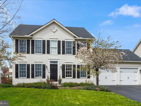 1939 Creek Hollow Ln, Hershey, PA 17033