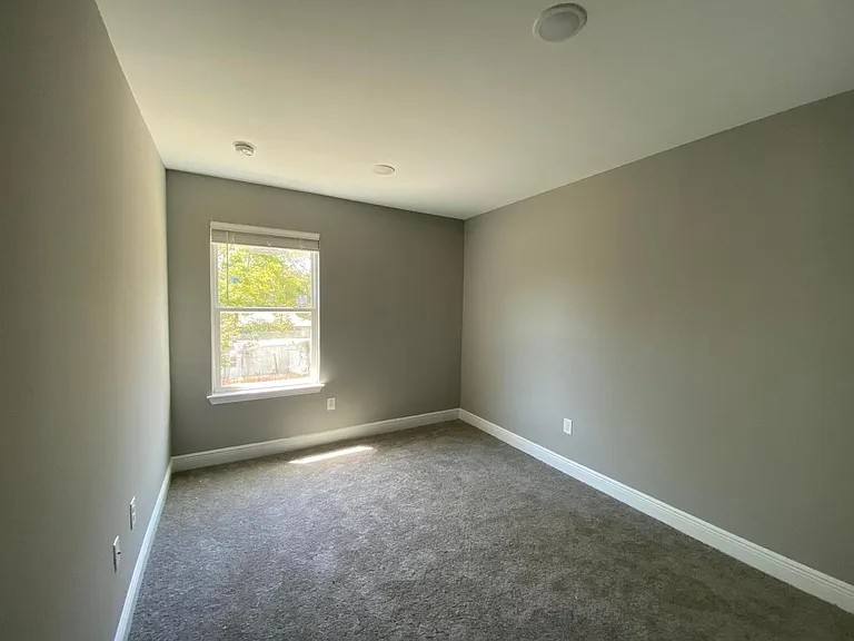 672 Denton Blvd #1 — Photo 13