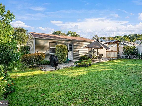 4th image of 108 Polonia Way