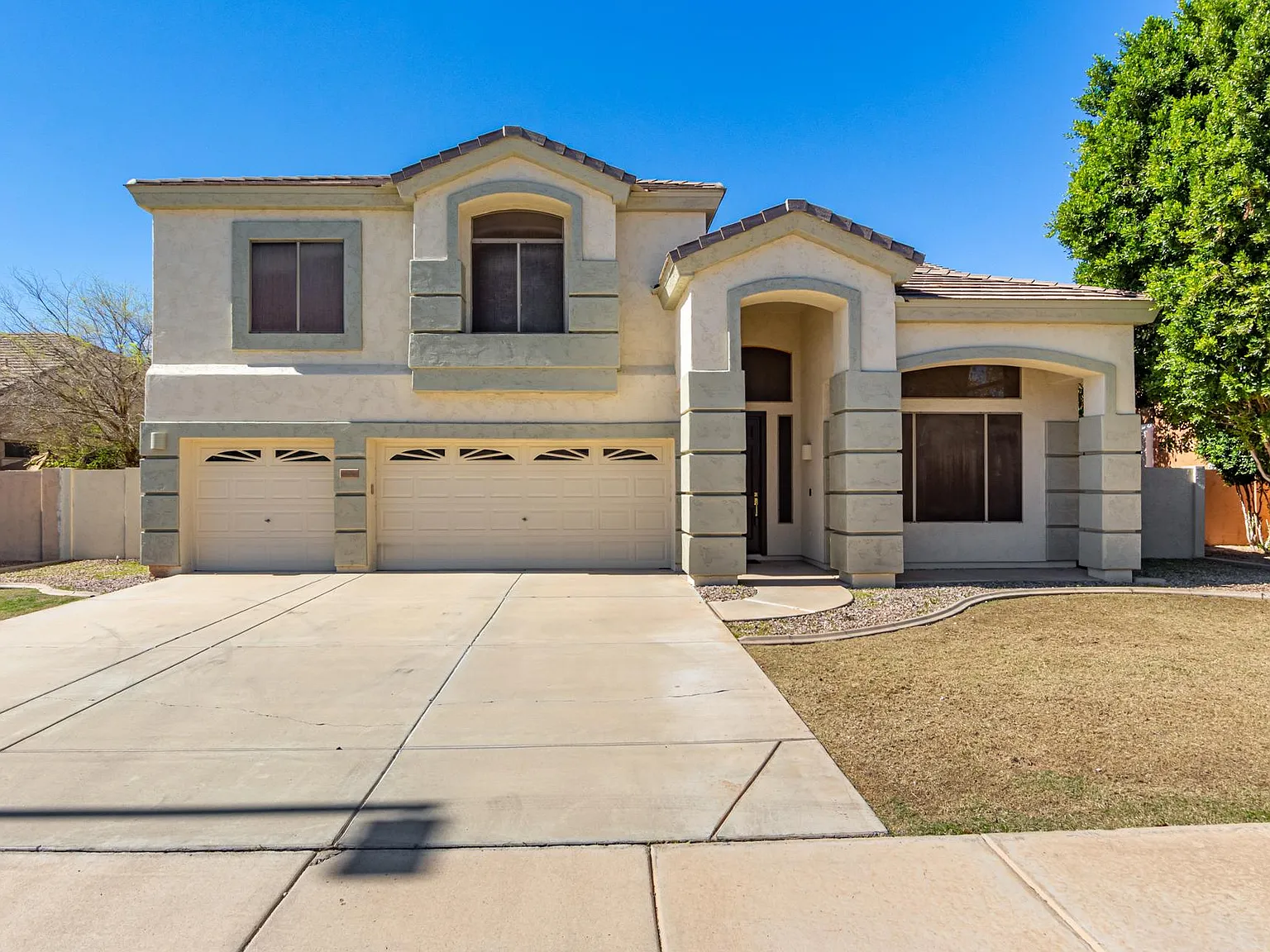 4 bed, 2.5 bath, 3705 sqft, $3,199 — Photo 3