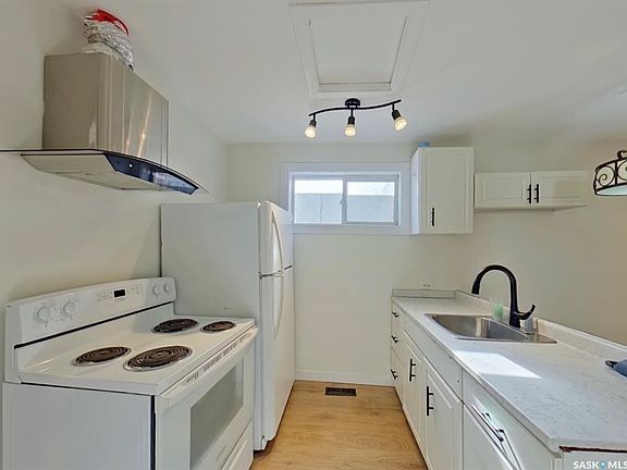 5th image of 651 Queen STREET