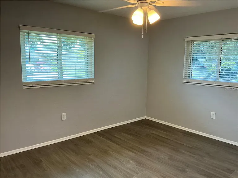 10888 Temple Ave — Photo 11