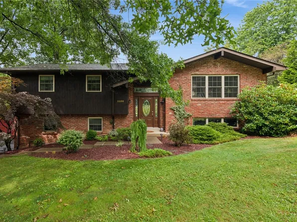 2250 Northwest Dr, North Huntingdon, PA 15642