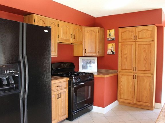 Close up of the appliances.