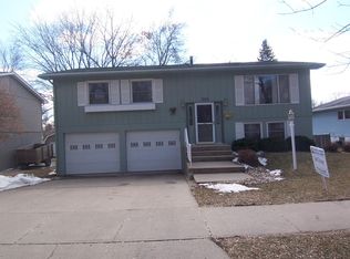1908 Derdall Dr, Brookings, SD 57006