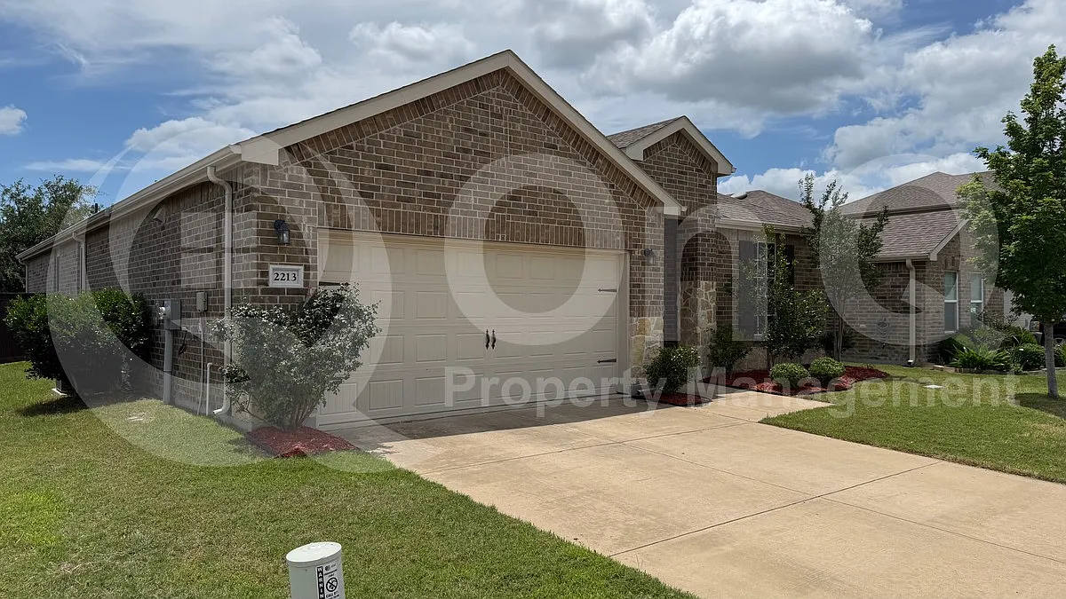 3 bed, 2.0 bath, 2146 sqft, $2,295 — Photo 4
