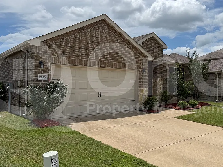 2213 Heaton St — Photo 4