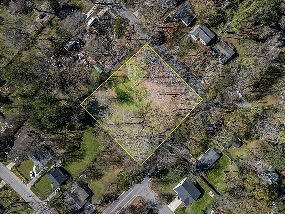 2nd image of 889 McWilliams Rd SE #1