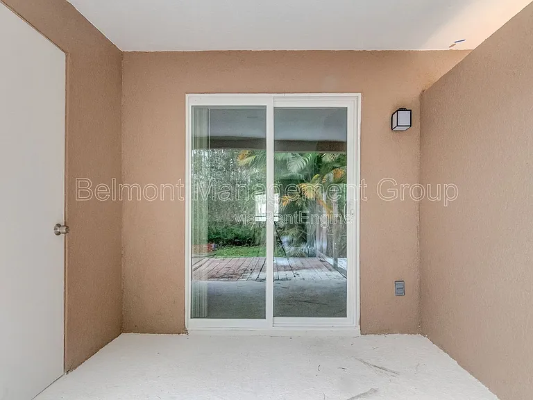 1848 Bonneville Dr — Photo 9