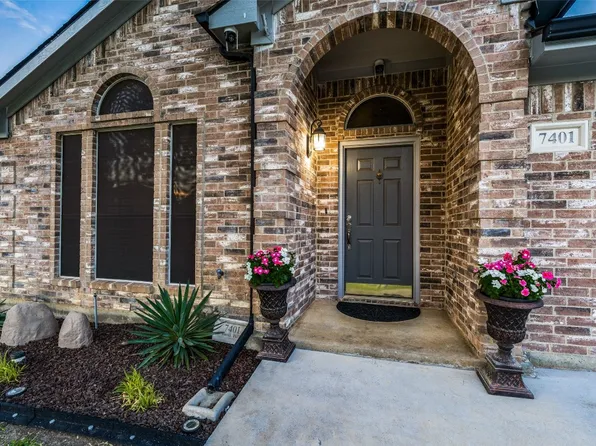 7401 Fossil Hill Dr, Arlington, TX 76002