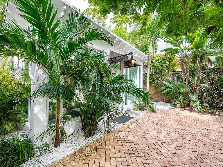 781 NE 75th St — Photo 8
