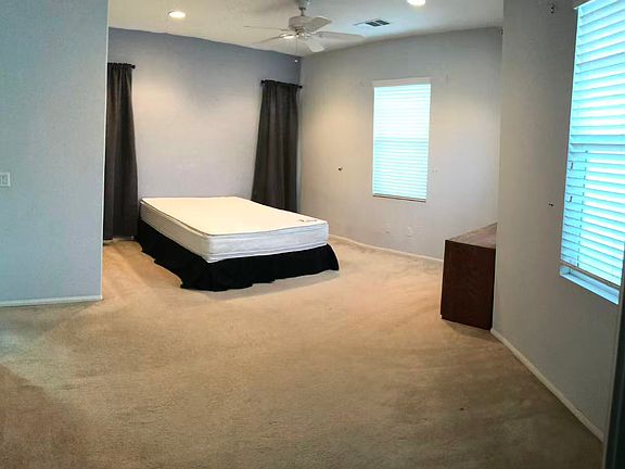 4th image of 15986 Begonia Ave