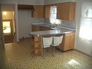 3rd image of 3516 Saint Paul Ave