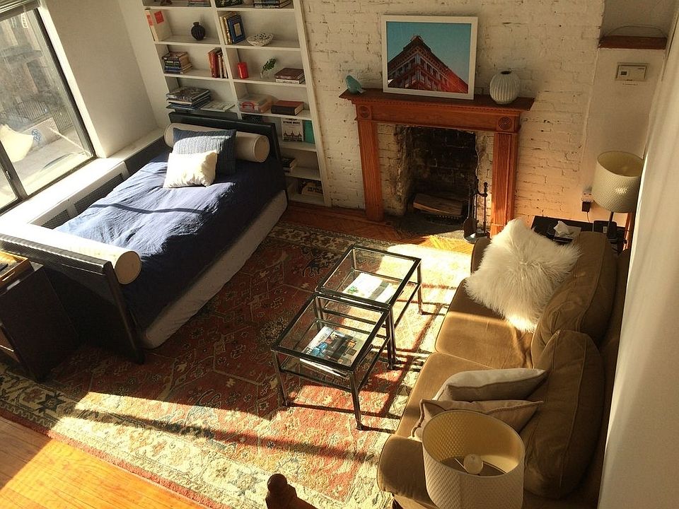 1st image of 255 W 70th St APT 4